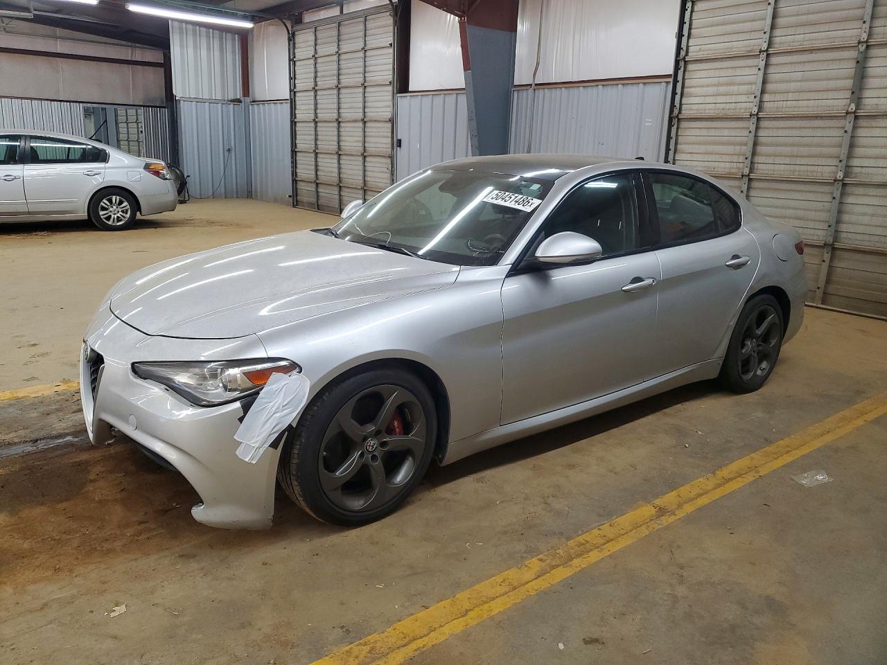 Salvage Alfa Romeo Giulia Image