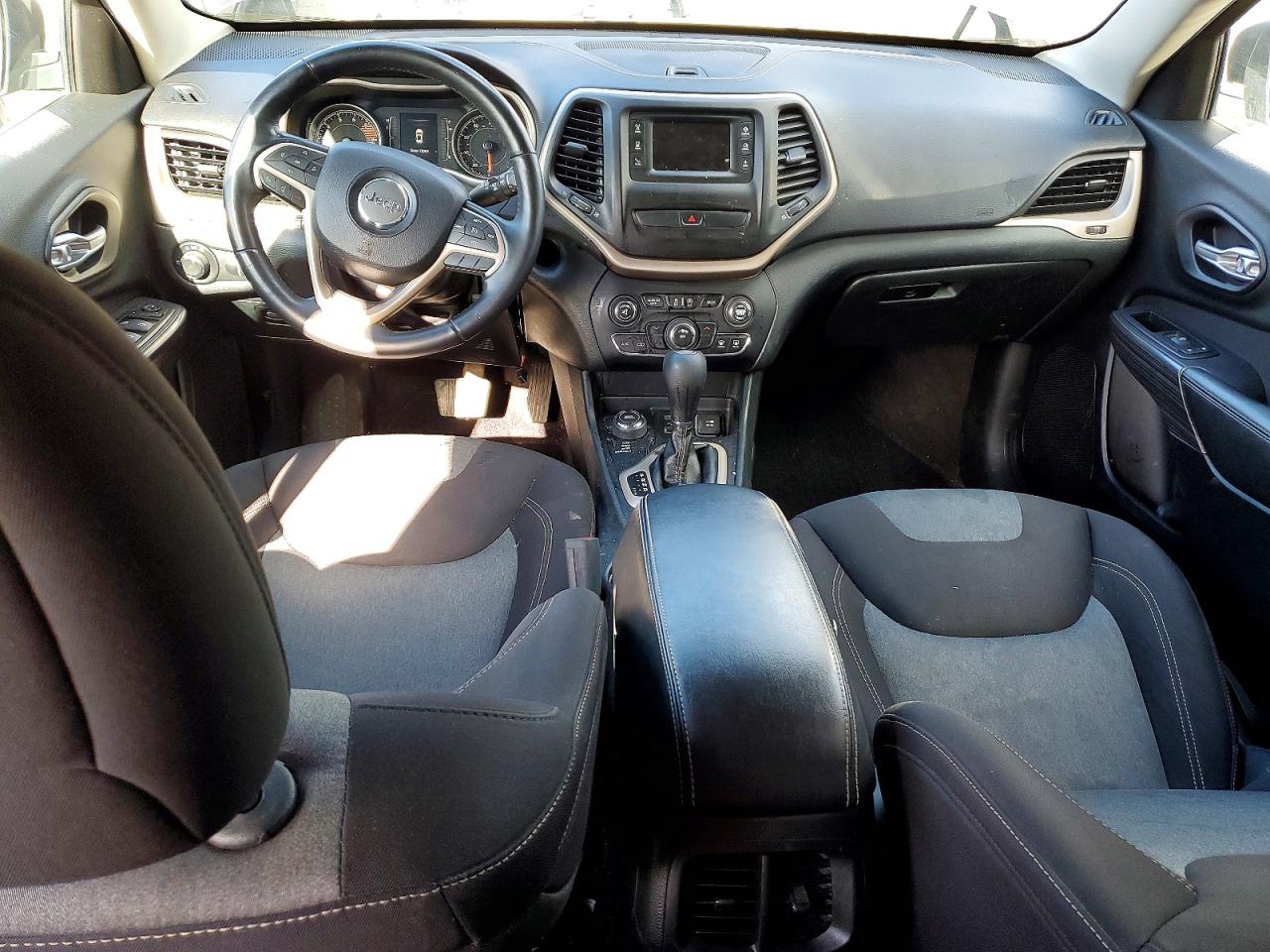 Jeep Cherokee Sport