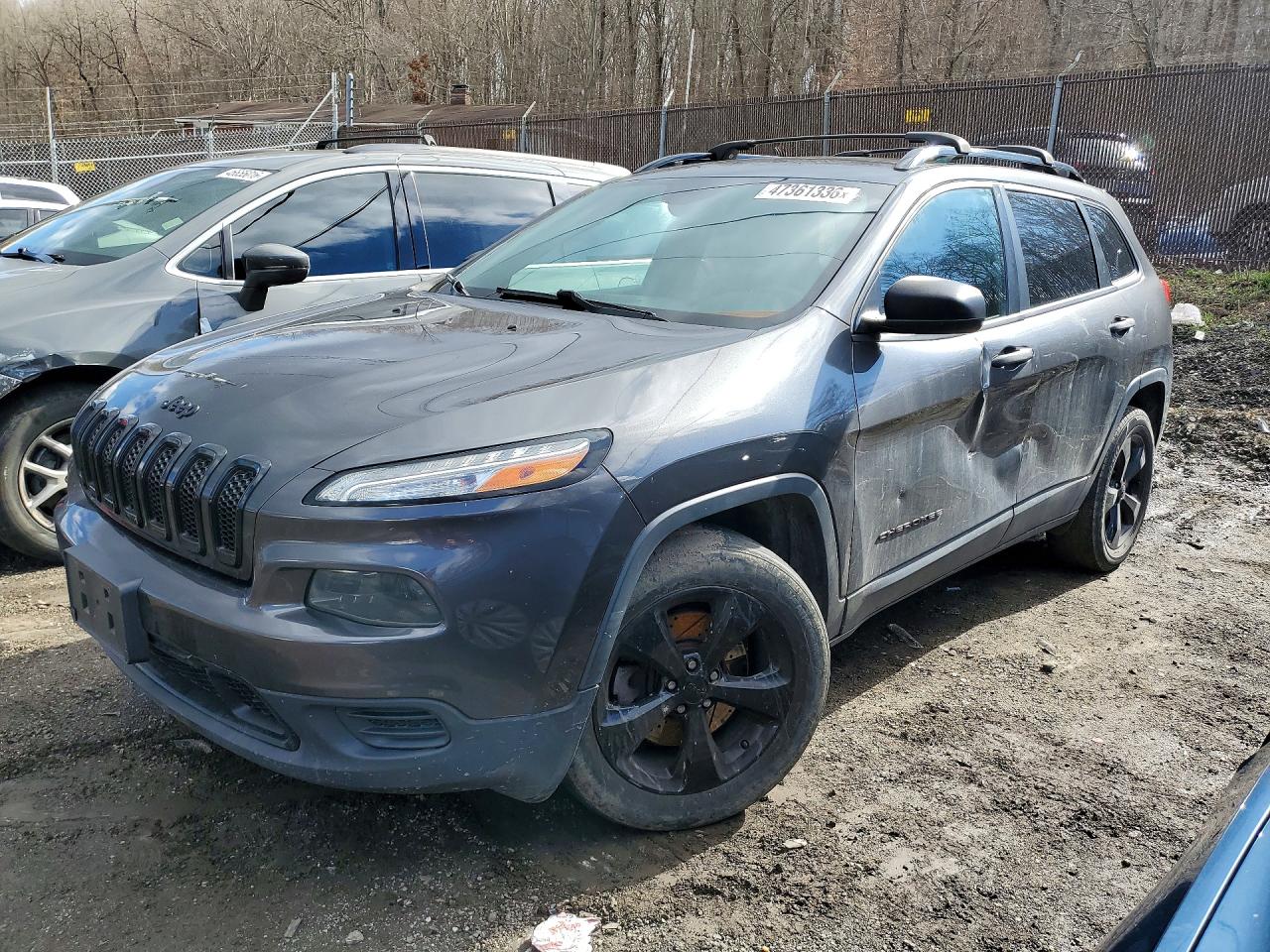 Salvage Jeep Cherokee Image