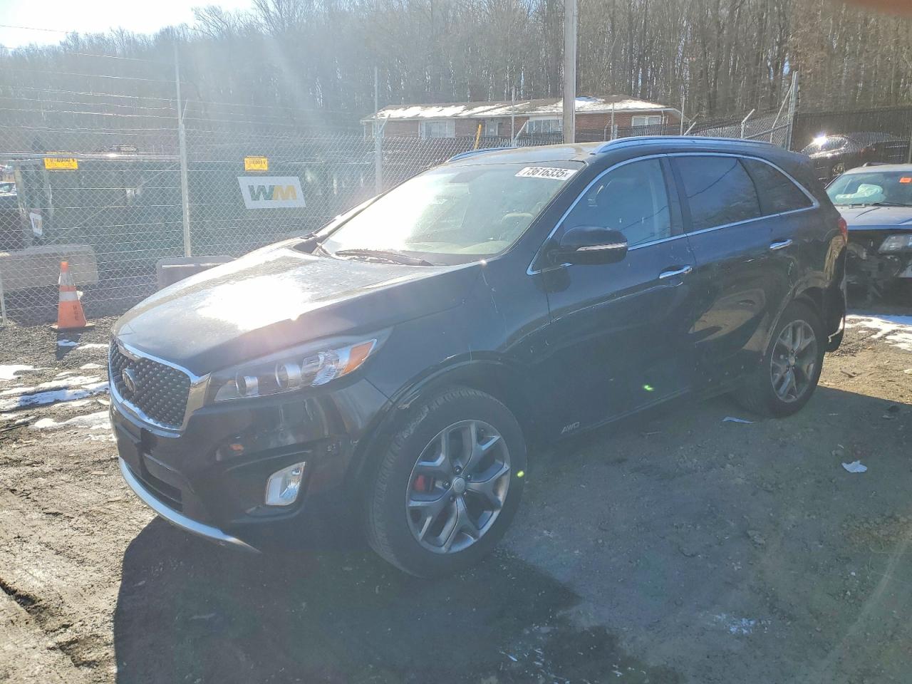 Salvage Kia Sorento Image