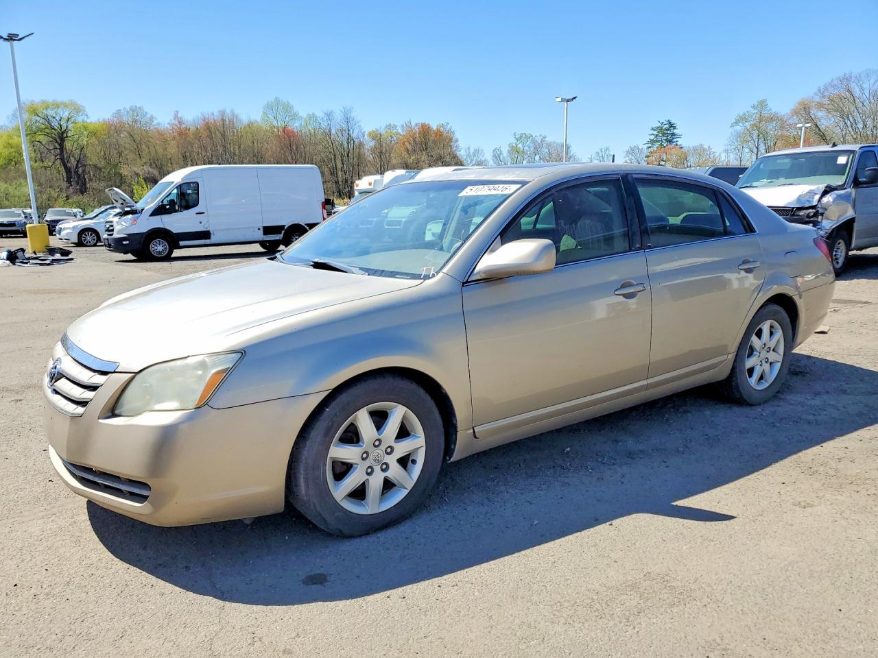 Salvage Toyota Avalon Image