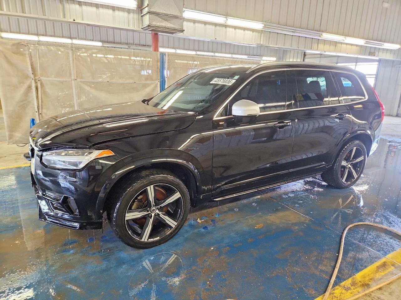 Salvage Volvo XC90 Image