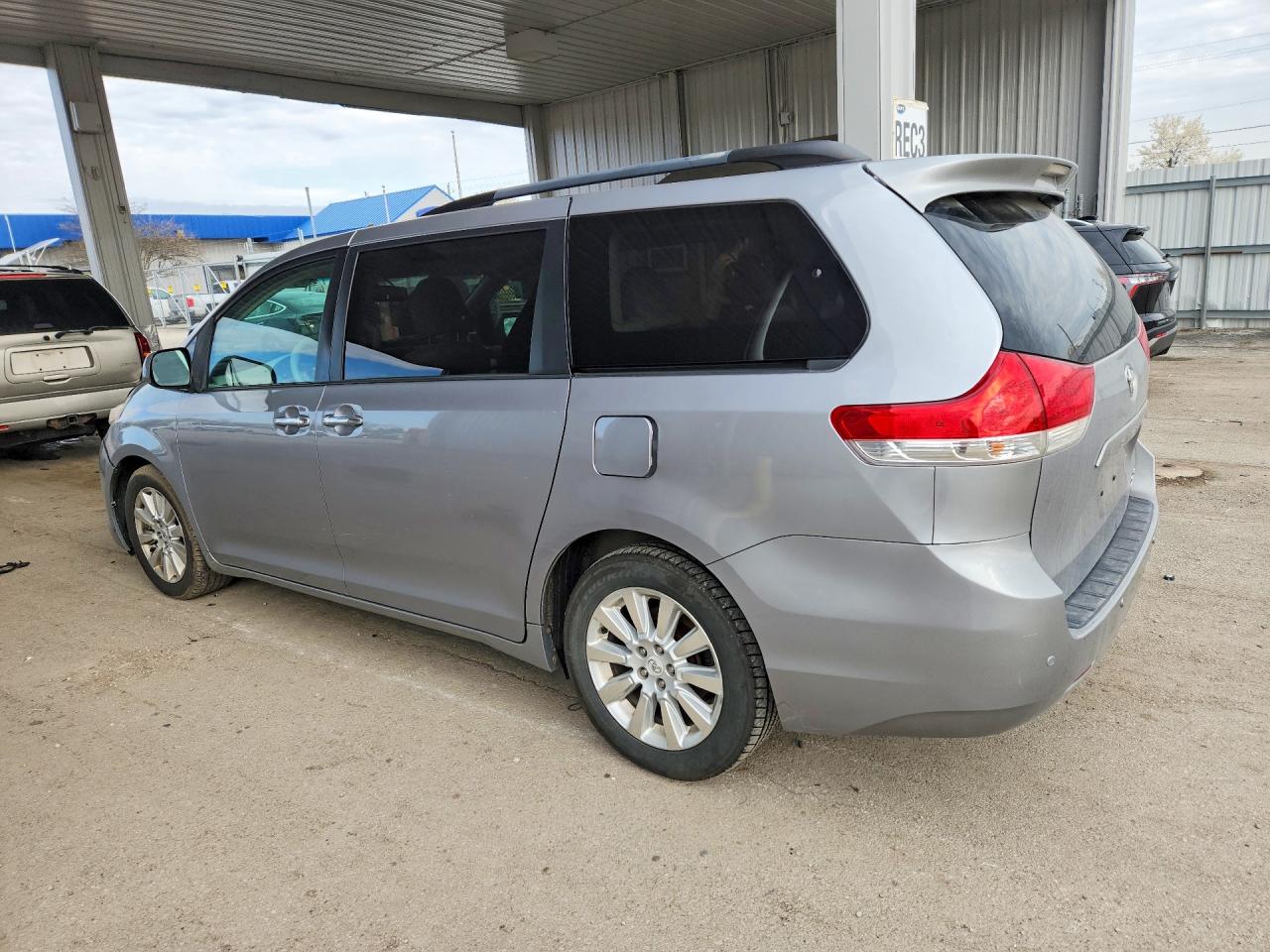 Toyota Sienna Xle 7-passenger