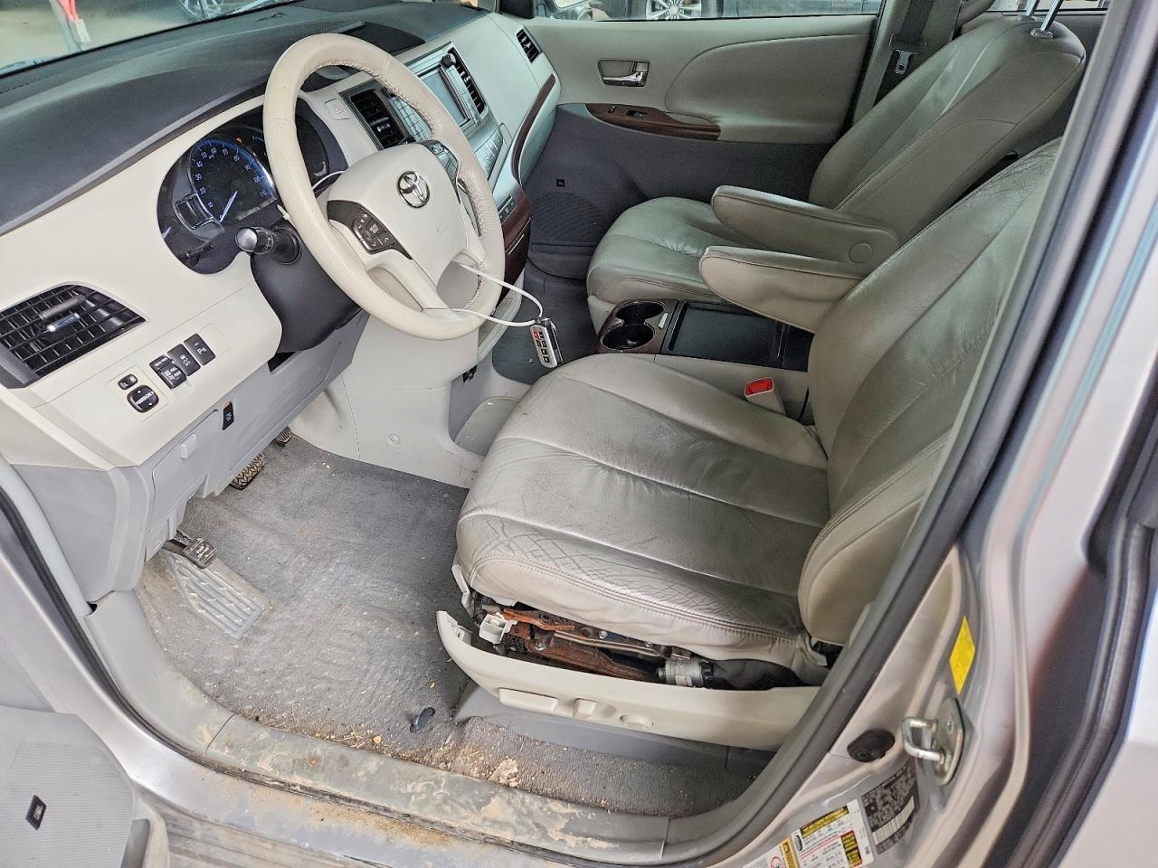 Toyota Sienna Xle 7-passenger