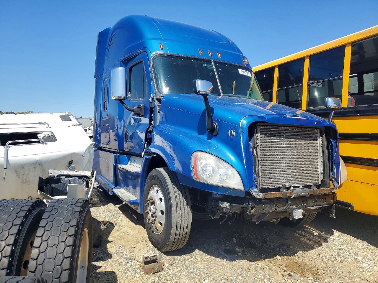 Salvage Freigliner Cascadia 125 Image