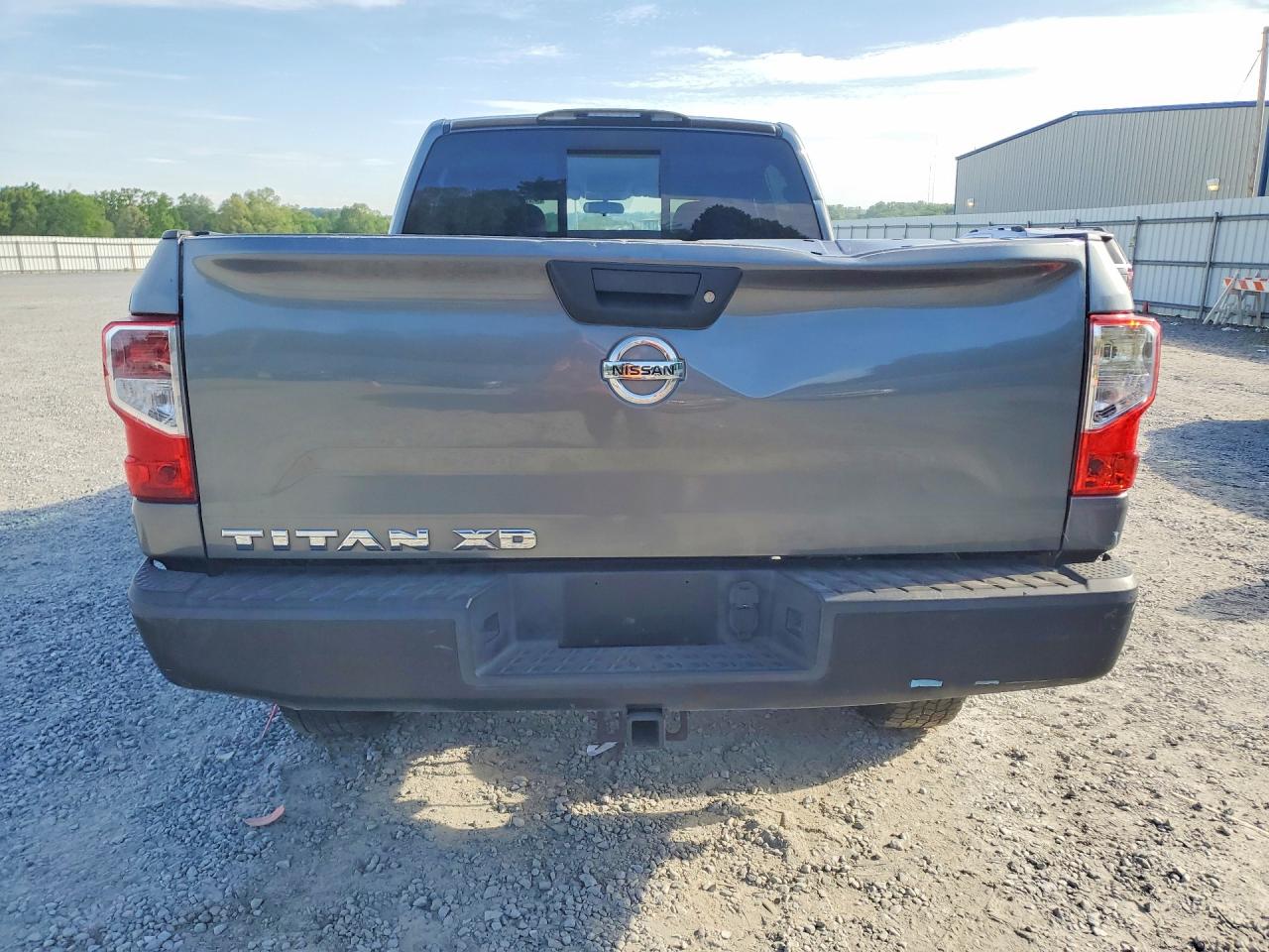 Nissan Titan S
