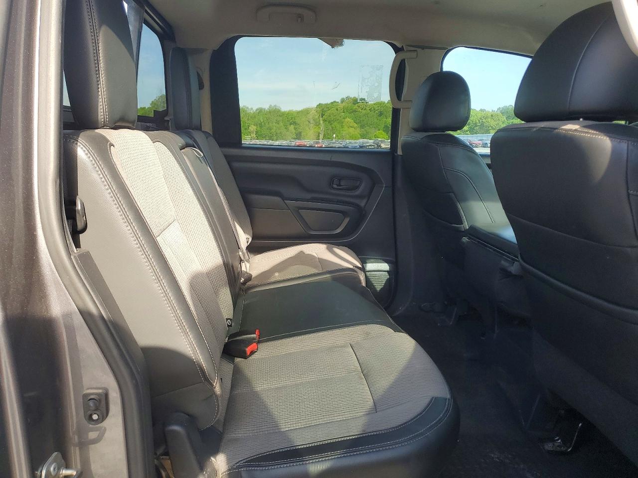Nissan Titan S