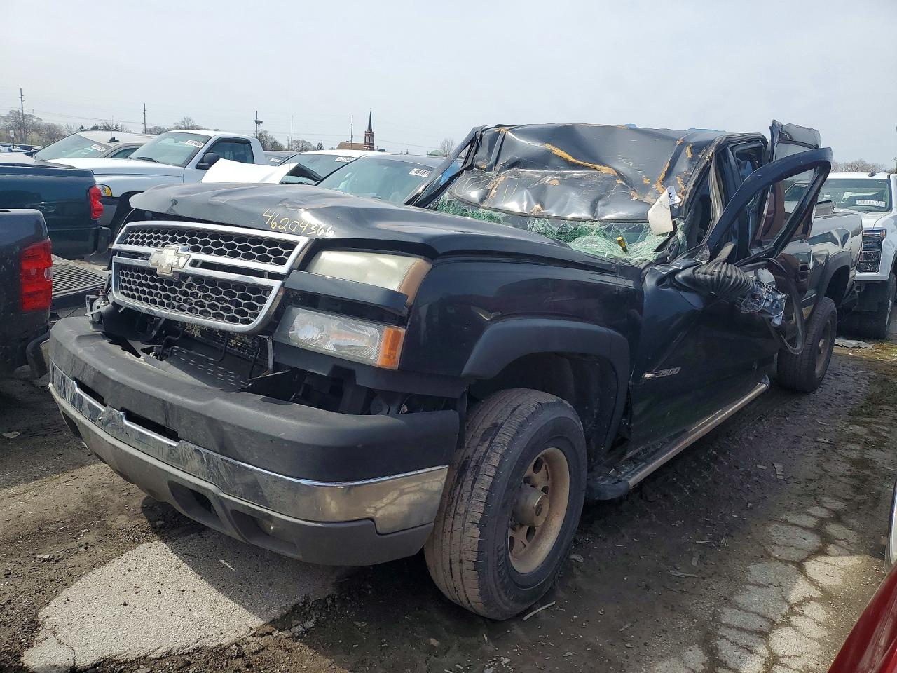 Salvage Chev Geo Truck Silverado Image