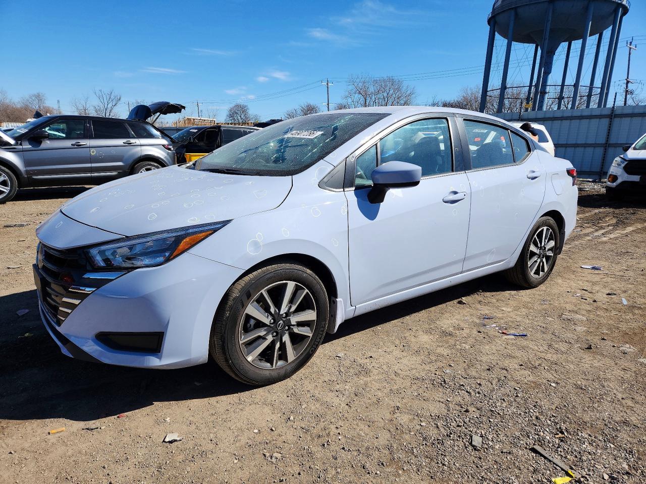 Salvage Nissan Versa Image