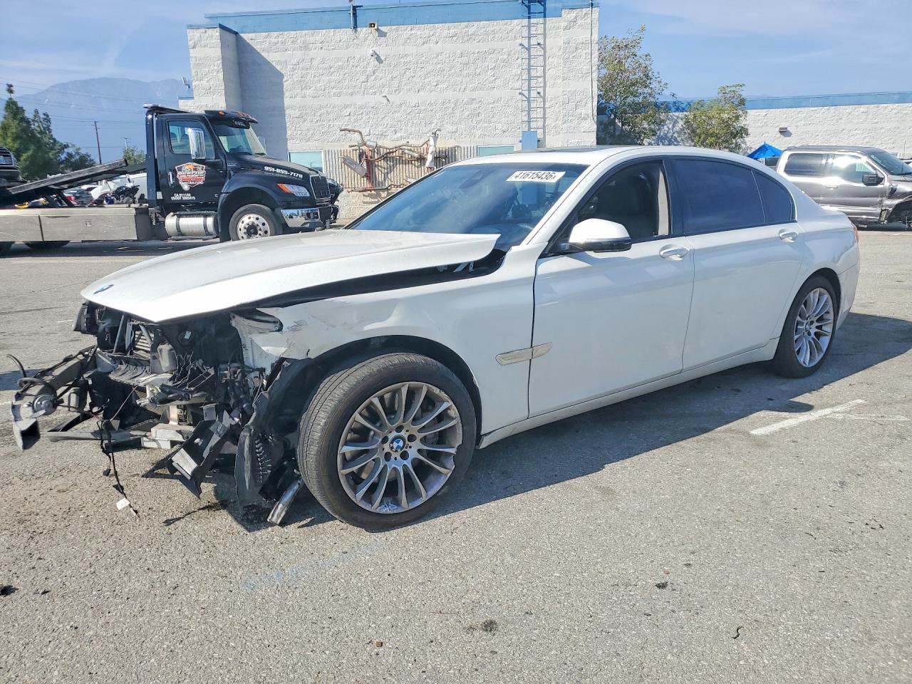 Salvage BMW 7 Series Image