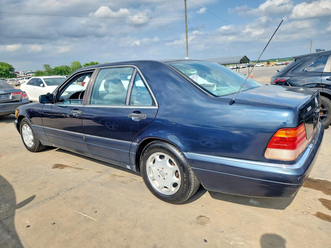 Mercedes-Benz S-Class 320