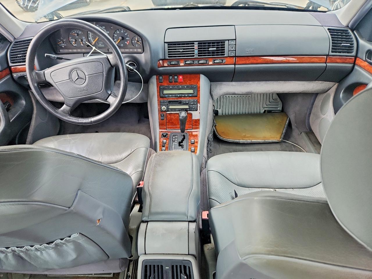 Mercedes-Benz S-Class 320