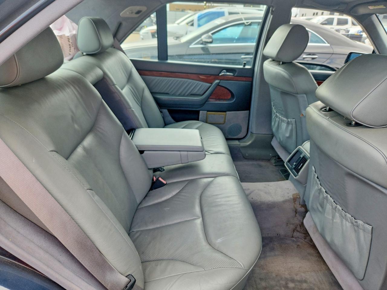 Mercedes-Benz S-Class 320