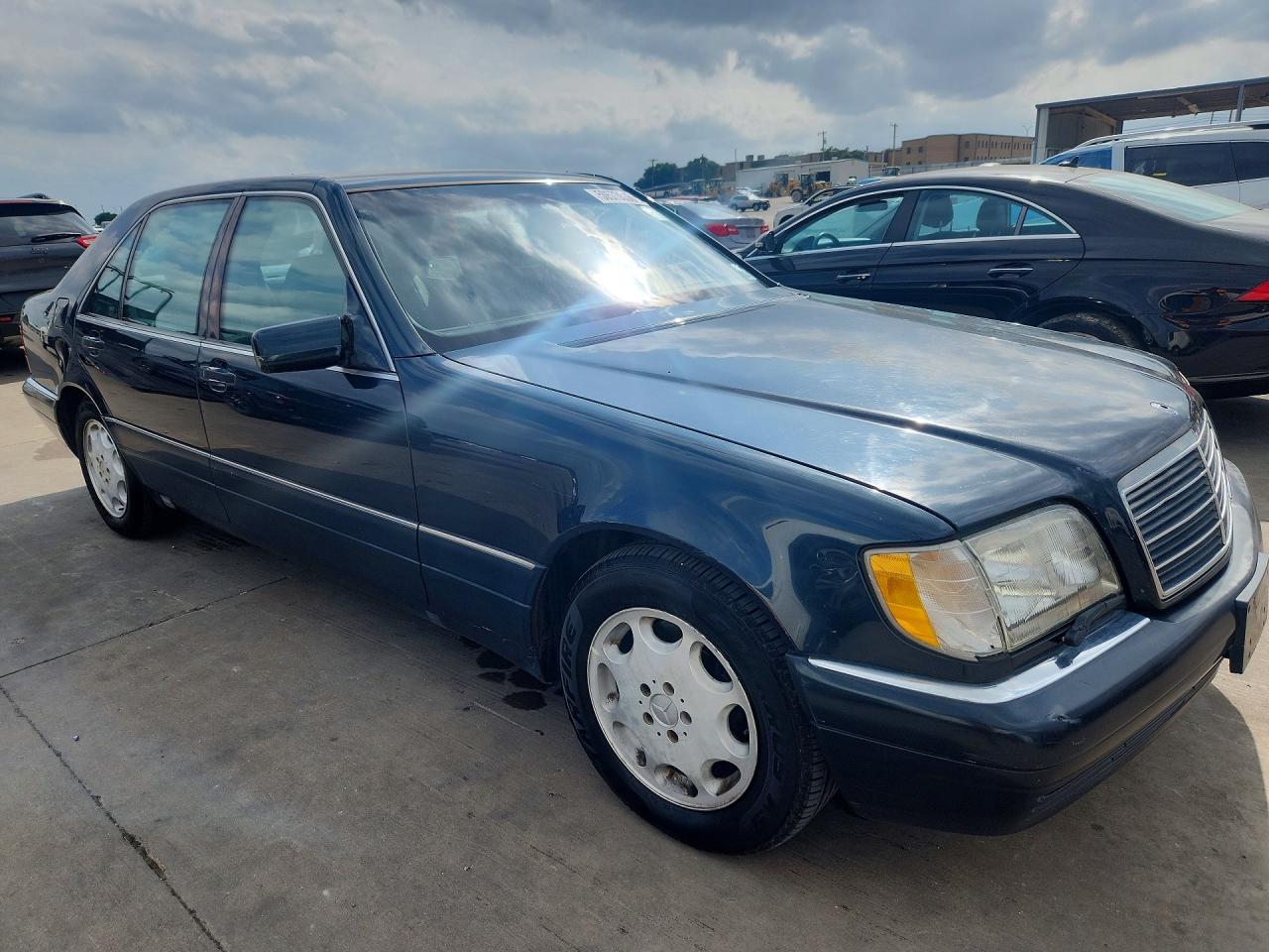 Mercedes-Benz S-Class 320