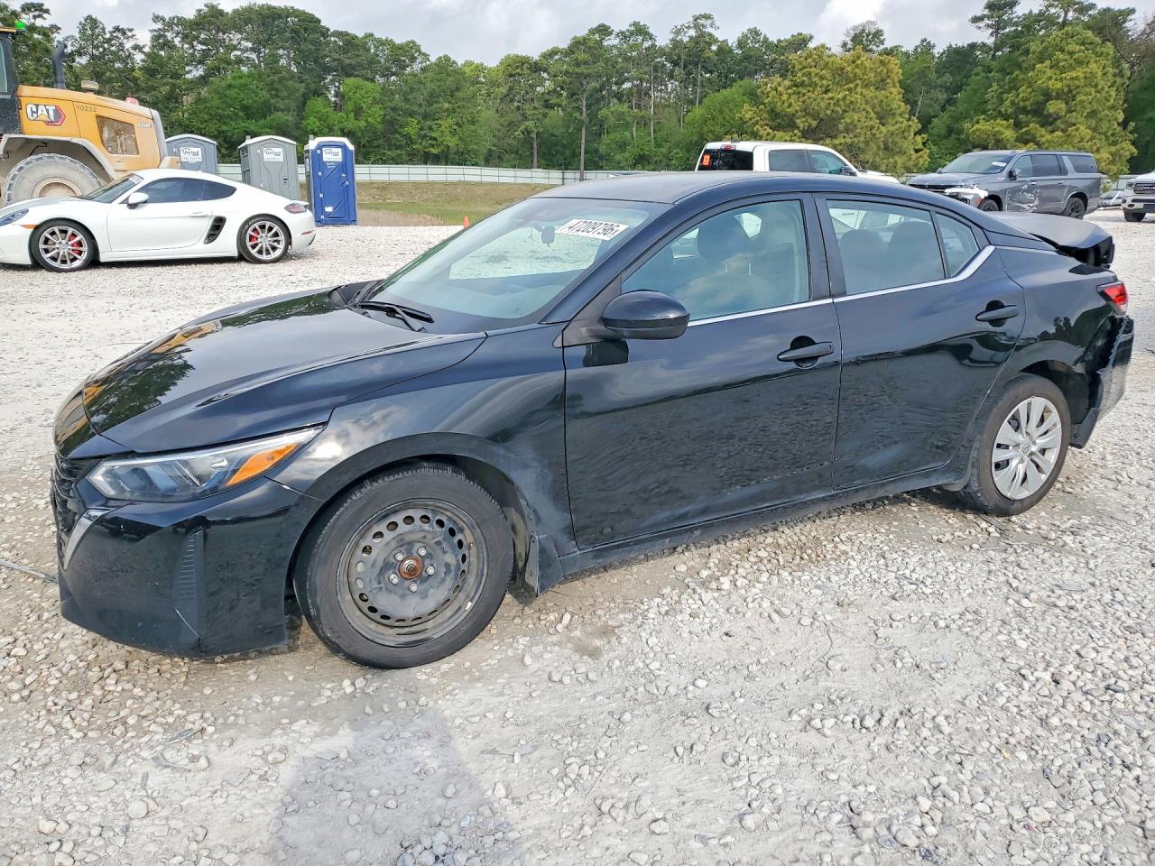 Salvage Nissan Sentra Image