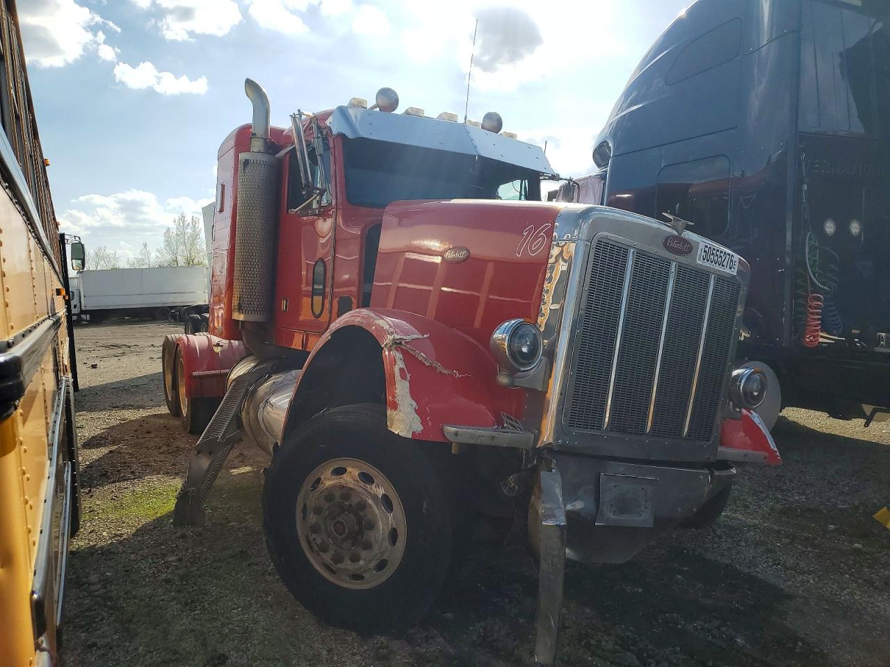 Salvage Peterbilt 378 Image