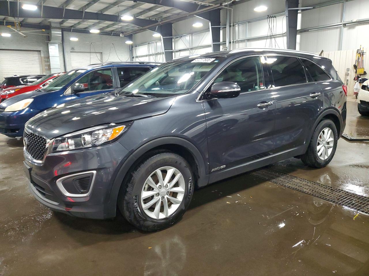Salvage Kia Sorento Image