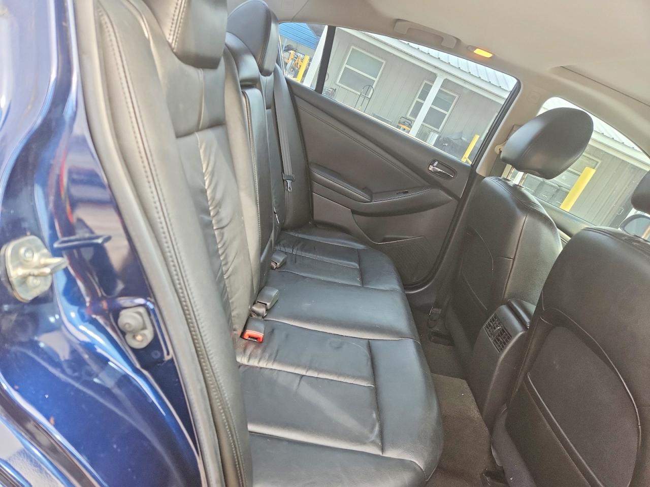 Nissan Altima Base