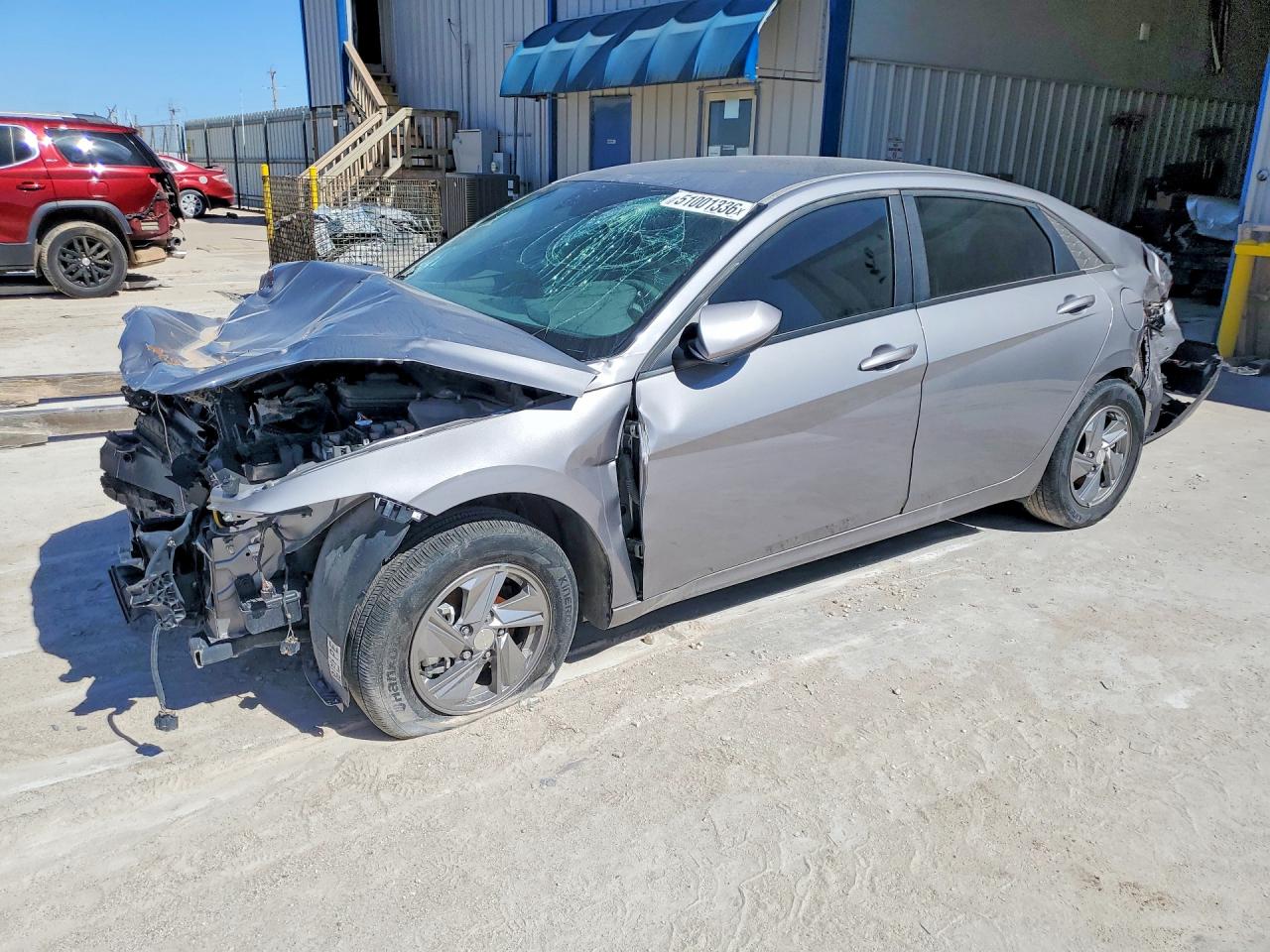 Salvage Hyundai ELANTRA Image