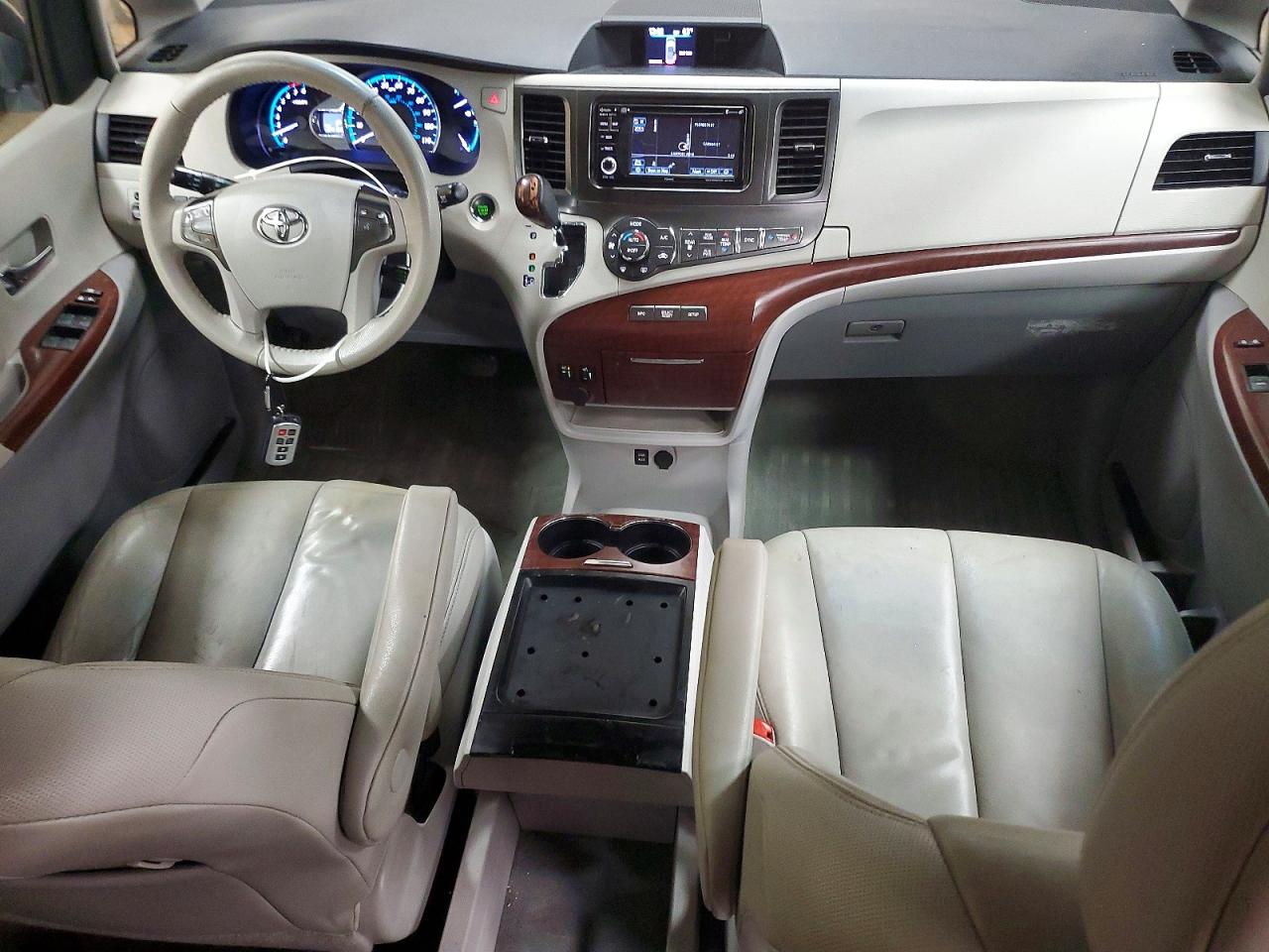 Toyota Sienna Xle 7-passenger