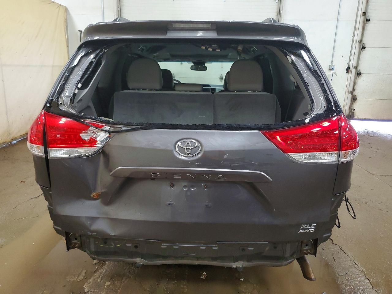 Toyota Sienna Xle 7-passenger