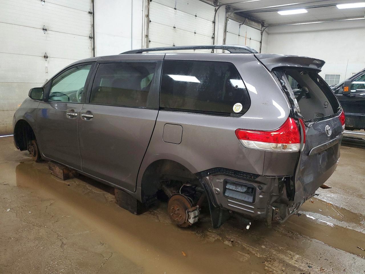 Toyota Sienna Xle 7-passenger
