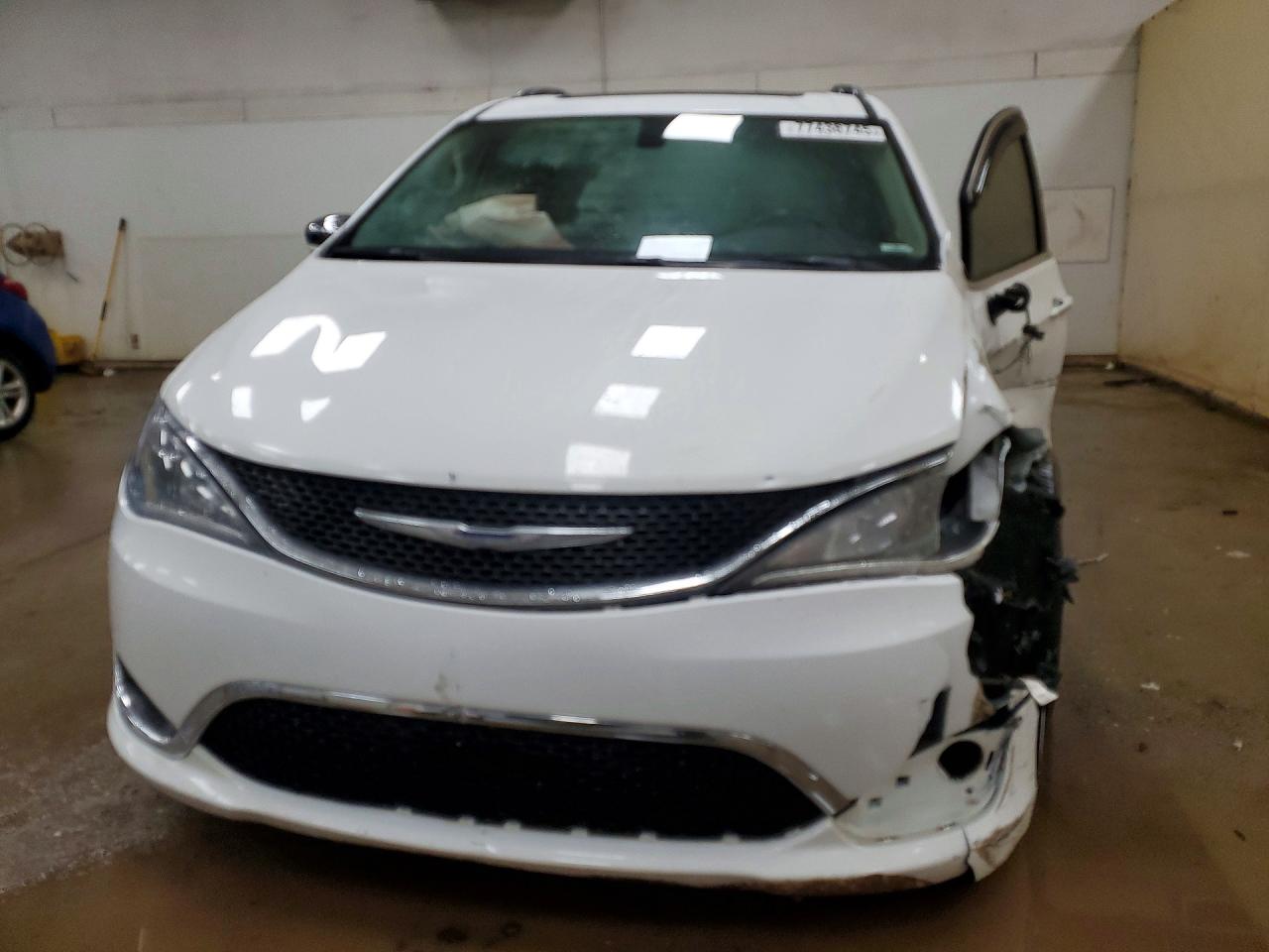 Chrysler Pacifica Limited