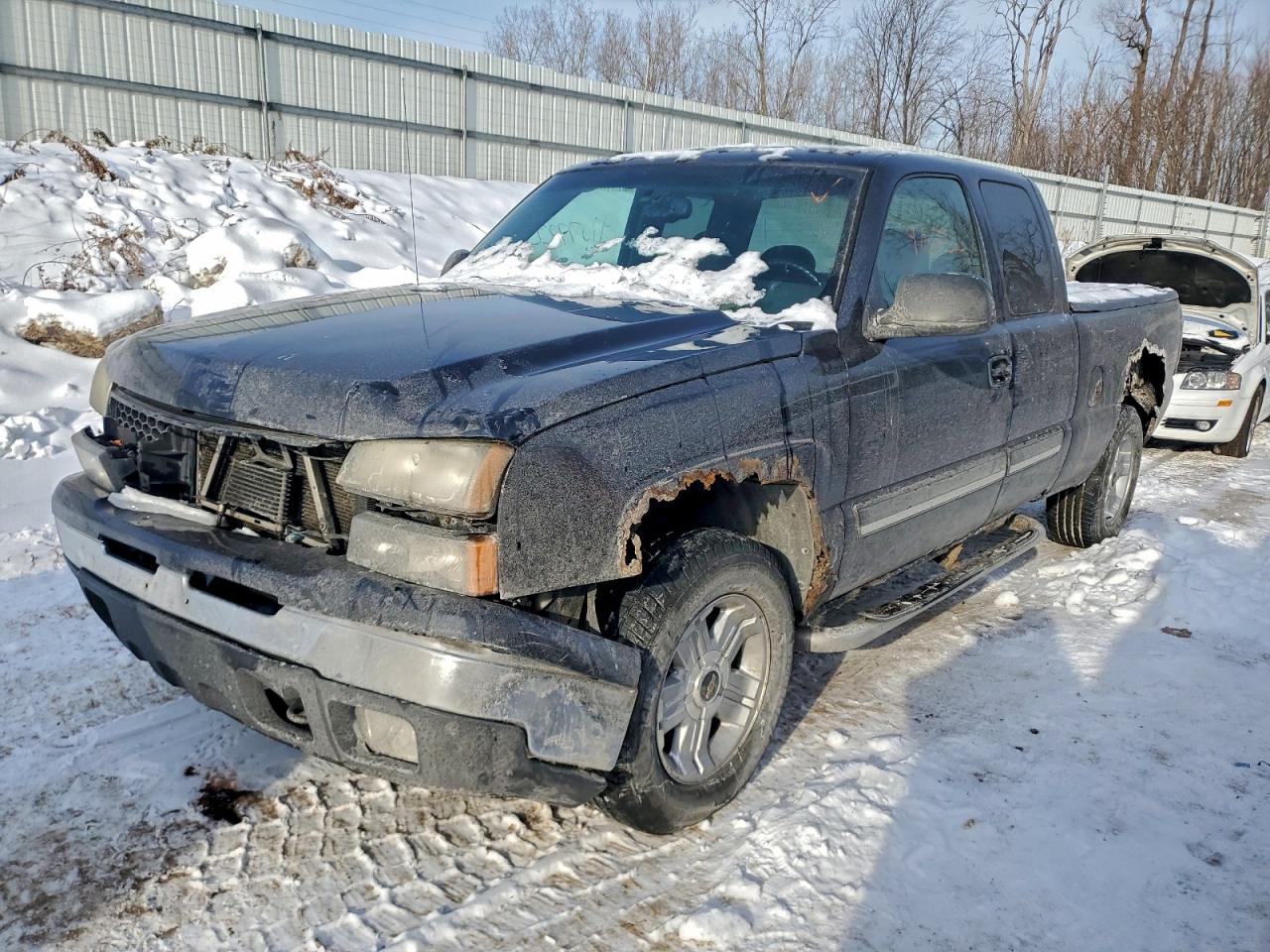 Salvage Chevrolet Silverado Image