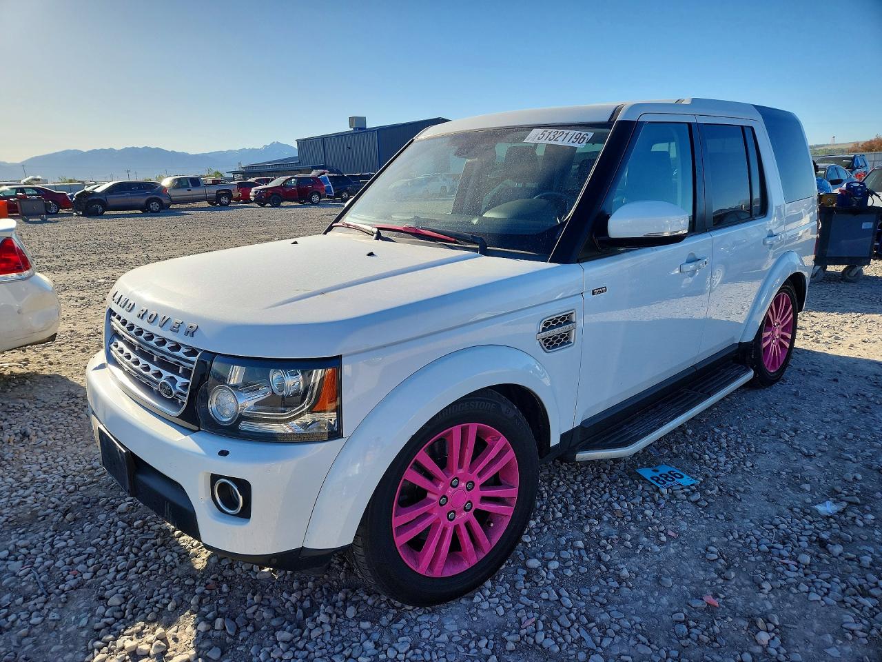 Salvage Land Rover LR4 Image