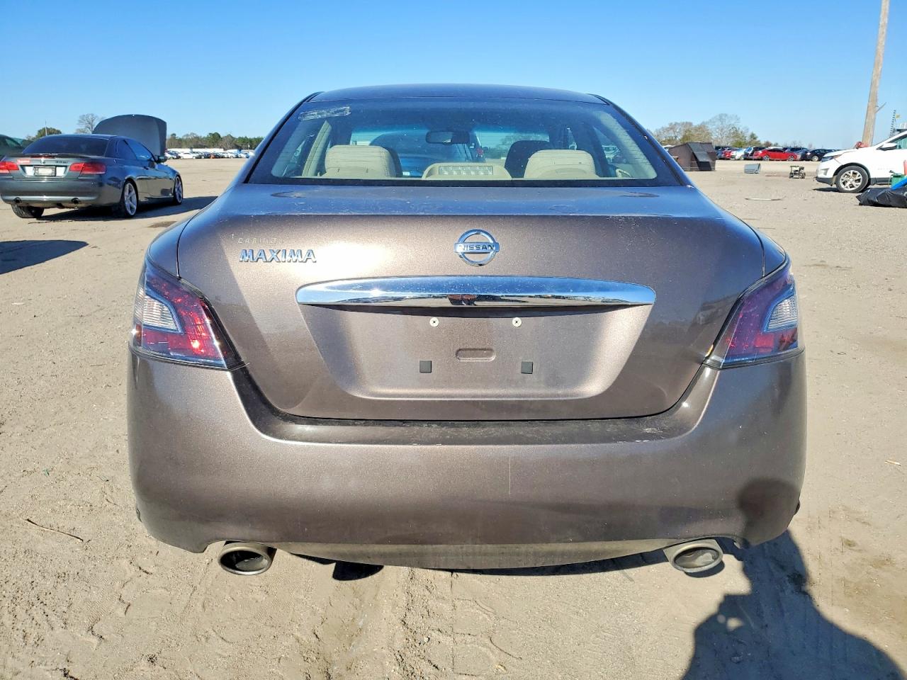 Nissan Maxima S