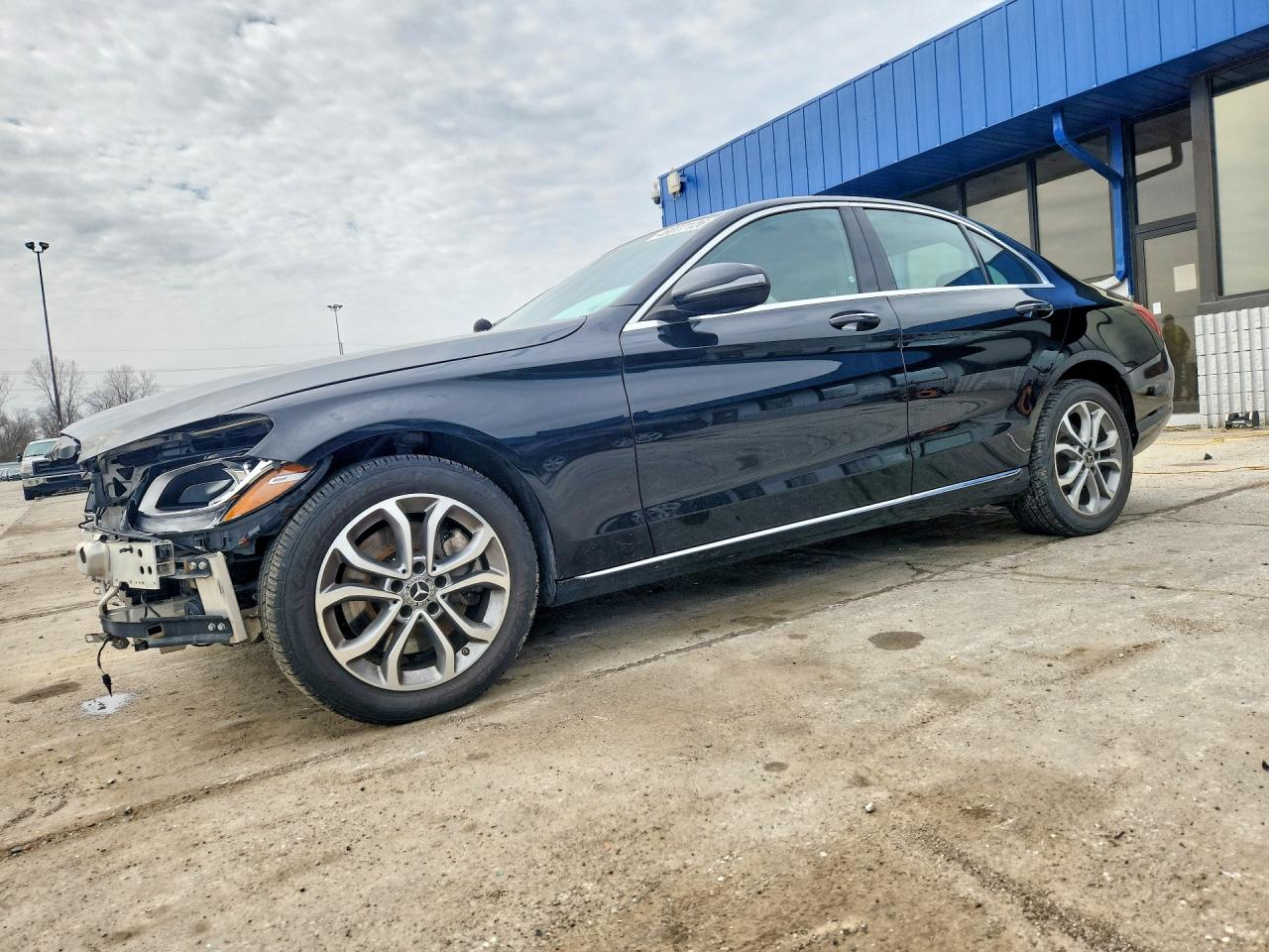 Salvage Mercedes-Benz C-Class Image