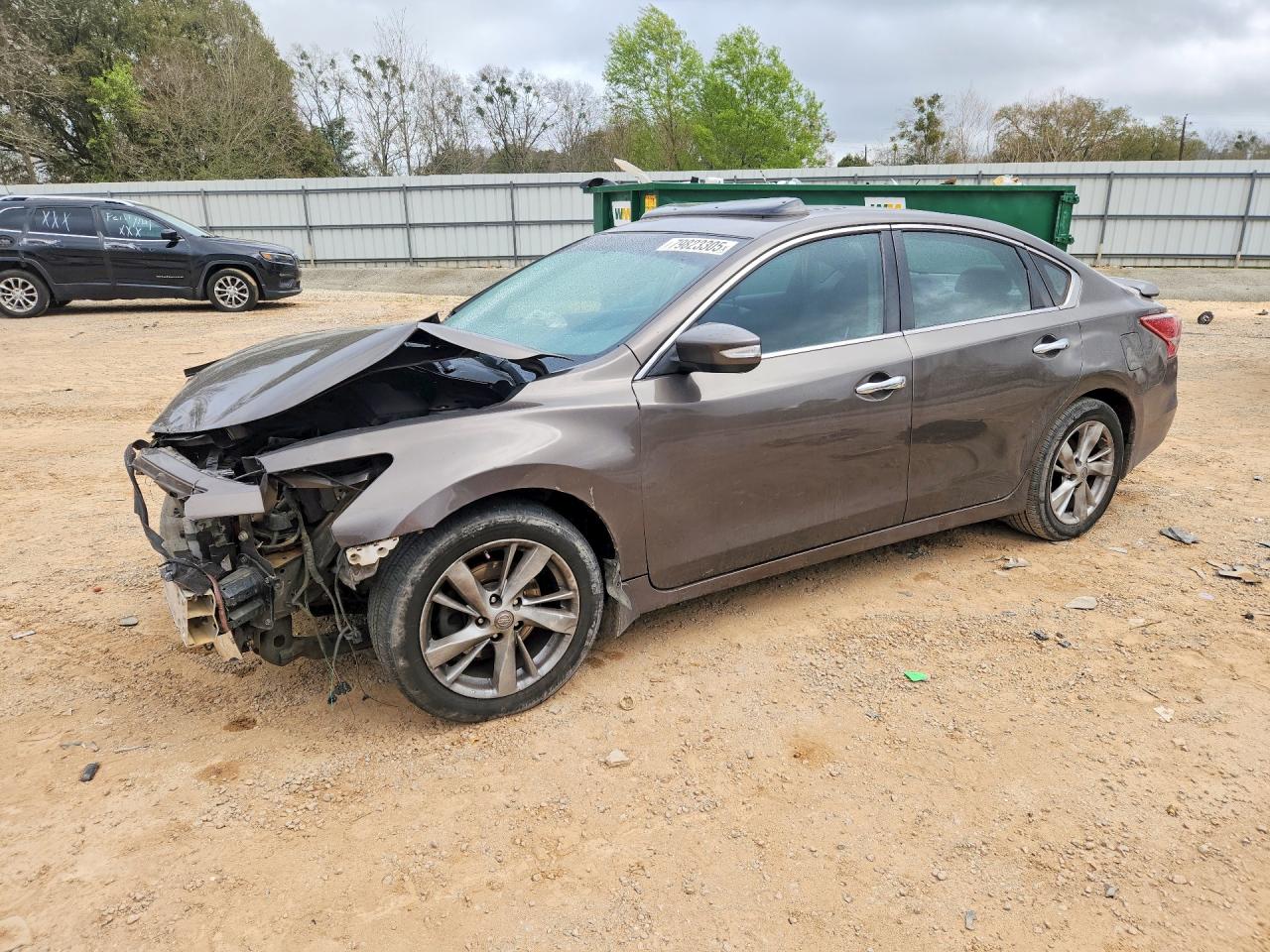 Salvage Nissan Altima Image