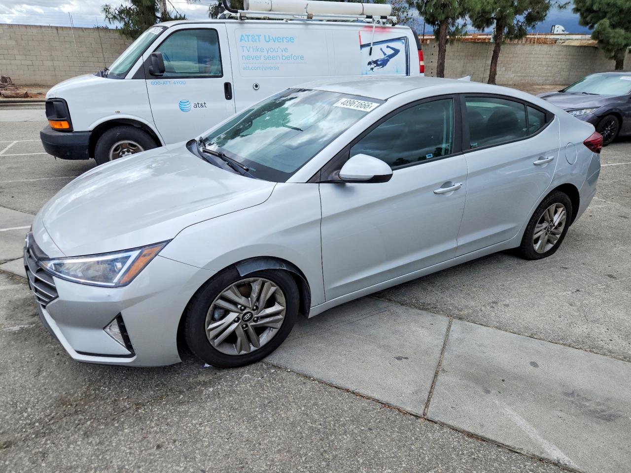 Salvage Hyundai ELANTRA Image