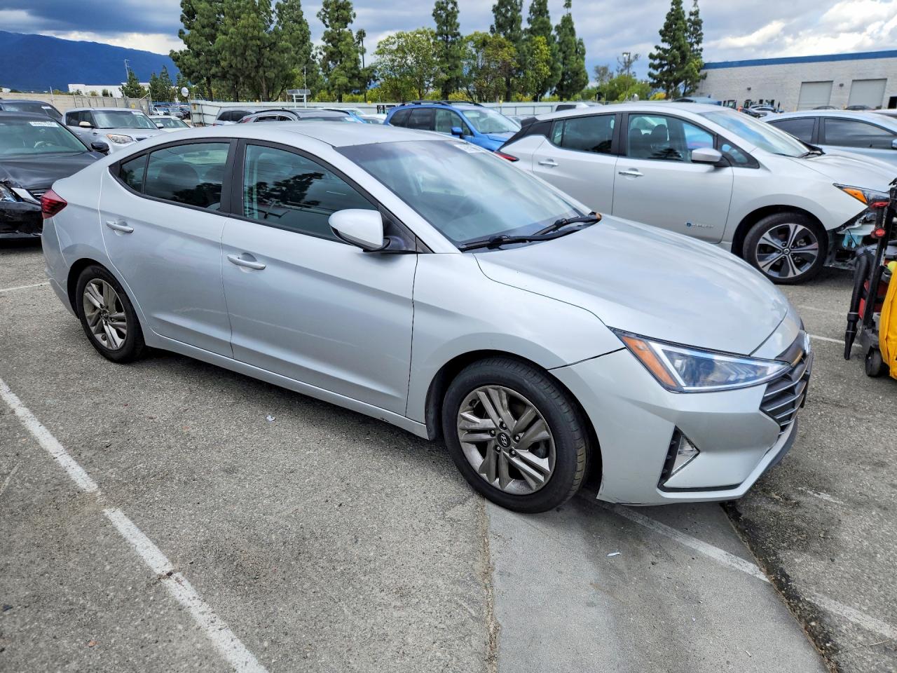 Hyundai ELANTRA Sel