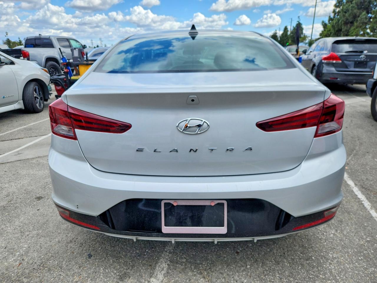 Hyundai ELANTRA Sel