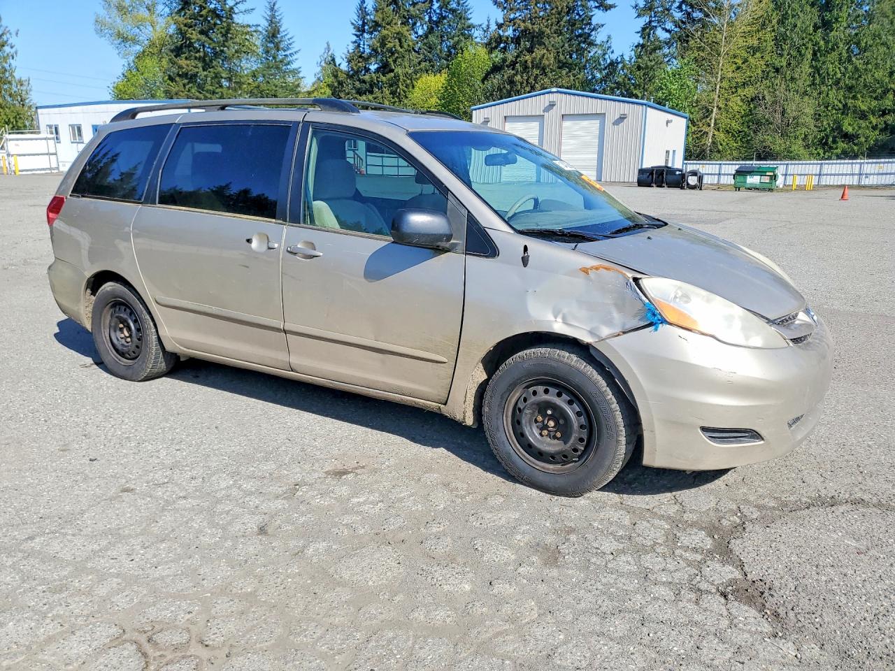 Toyota Sienna Le 8-passenger