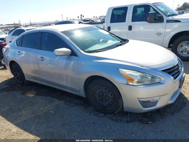 Salvage Nissan Altima Image