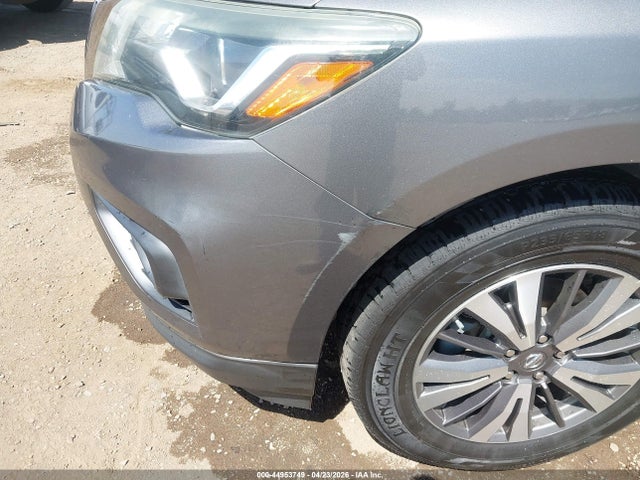 Nissan Pathfinder Sv
