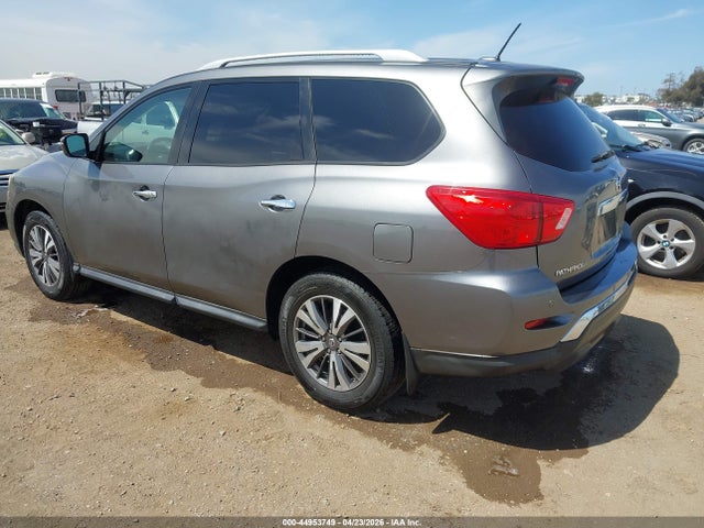 Nissan Pathfinder Sv