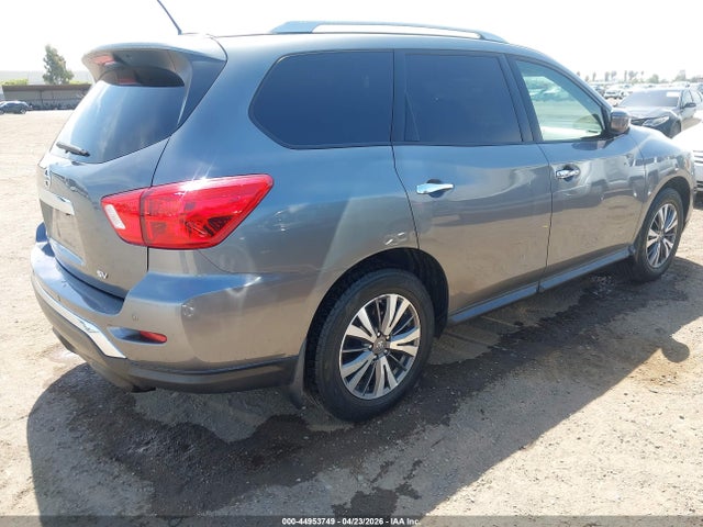 Nissan Pathfinder Sv