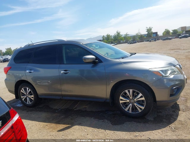 Nissan Pathfinder Sv