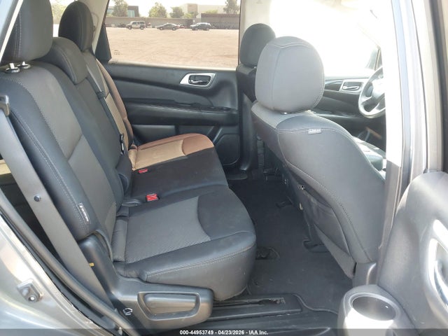 Nissan Pathfinder Sv