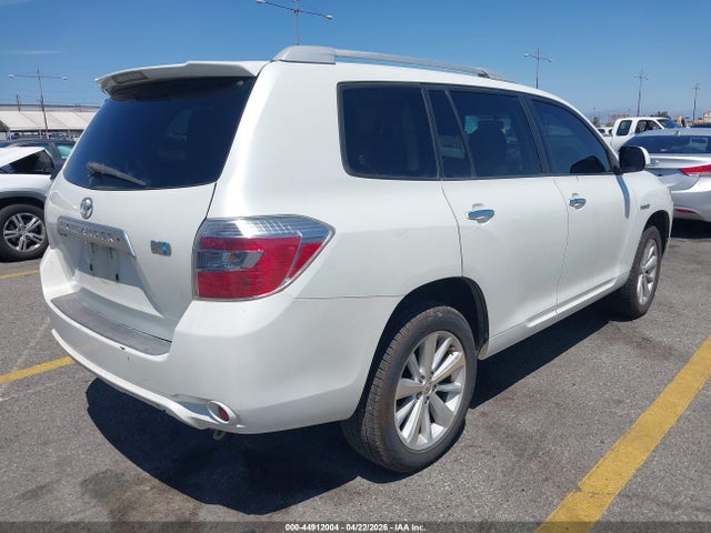 Toyota Highlander Base V6