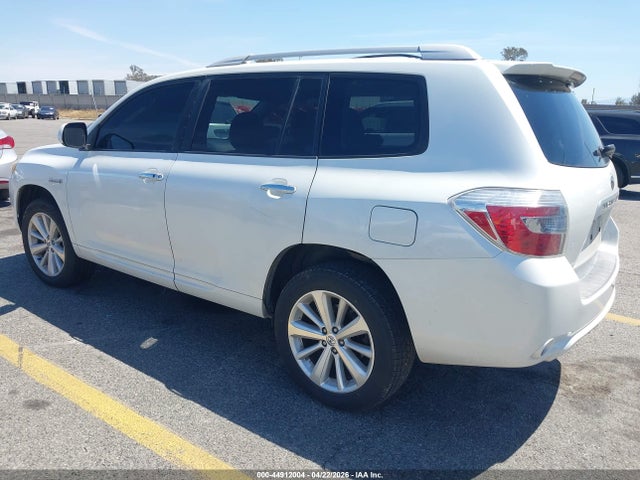 Toyota Highlander Base V6
