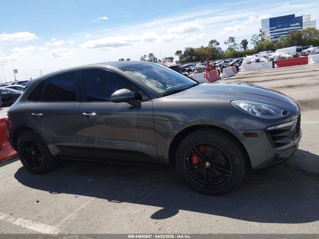 Porsche Macan S