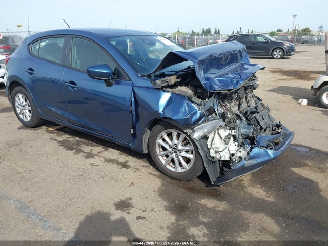 Salvage Mazda Mazda3 Image