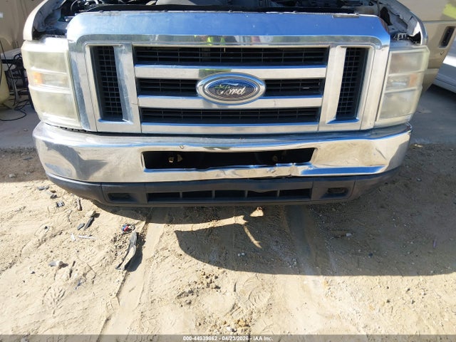 Ford E-350 Xlt