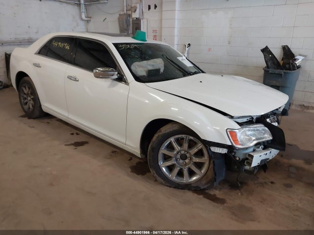 Salvage Chrysler 300c Image