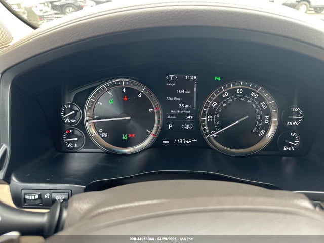 Lexus LX 570 Two-row