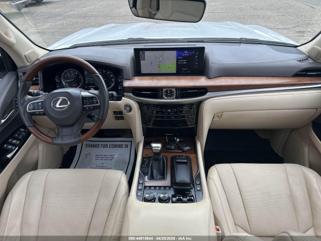 Lexus LX 570 Two-row
